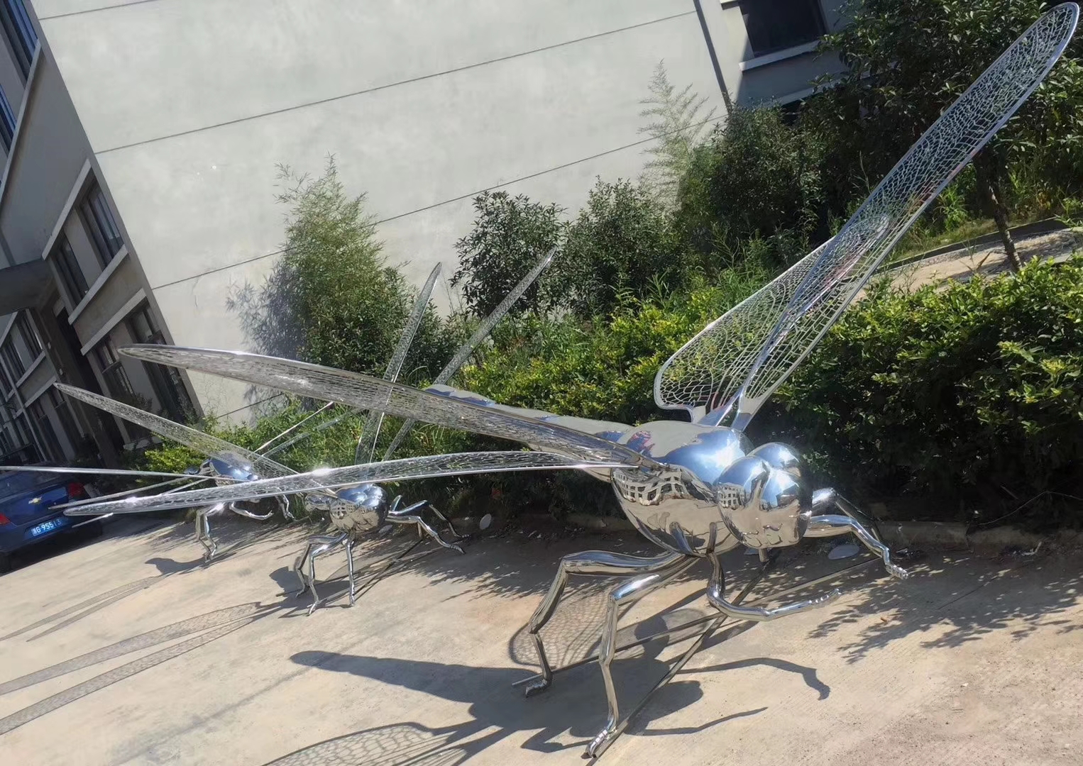 Custom Stainless Steel Sculptures - Modern Metal Art for Indoor/Outdoor